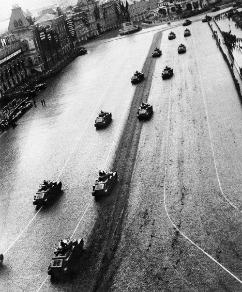 Иллюстрация к книге — Сухопутные линкоры Сталина [i_022.jpg]