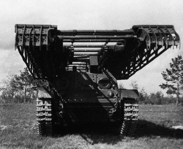 Иллюстрация к книге — Сухопутные линкоры Сталина [i_051.jpg]