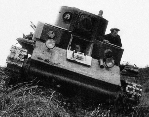 Иллюстрация к книге — Сухопутные линкоры Сталина [i_061.jpg]