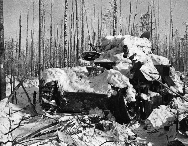 Иллюстрация к книге — Сухопутные линкоры Сталина [i_094.jpg]