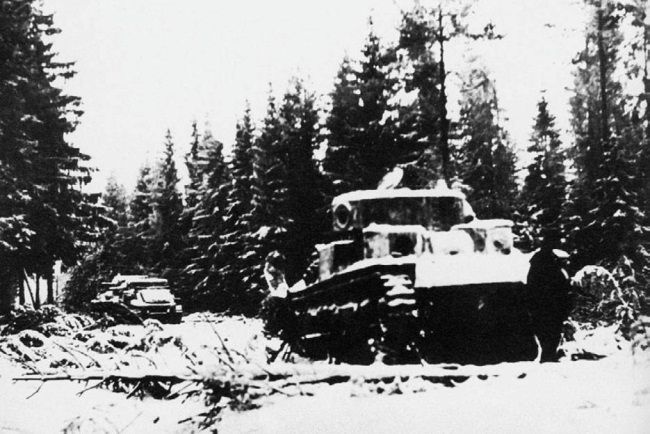 Иллюстрация к книге — Сухопутные линкоры Сталина [i_097.jpg]