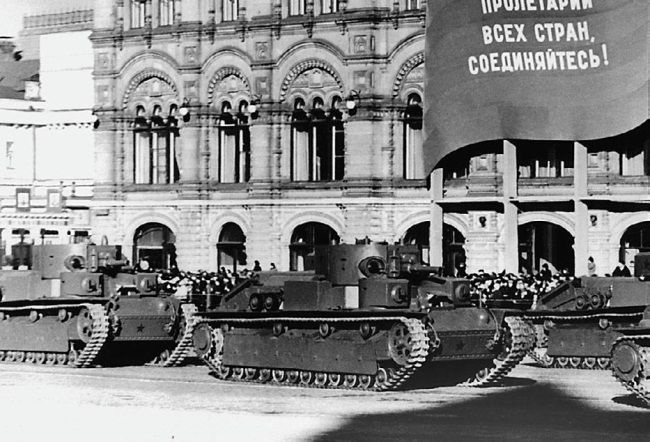 Иллюстрация к книге — Сухопутные линкоры Сталина [i_106.jpg]