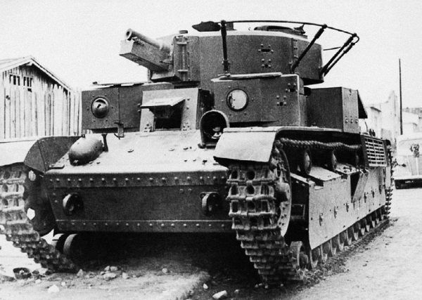 Иллюстрация к книге — Сухопутные линкоры Сталина [i_132.jpg]