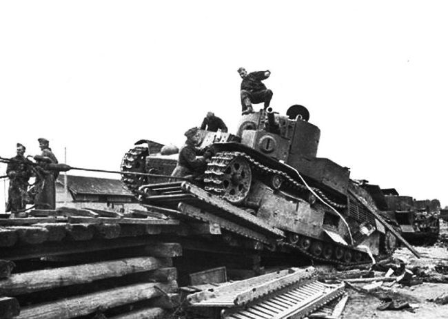 Иллюстрация к книге — Сухопутные линкоры Сталина [i_141.jpg]