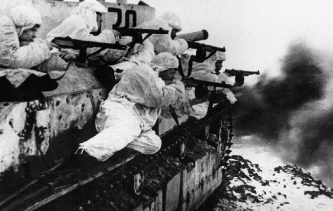 Иллюстрация к книге — Сухопутные линкоры Сталина [i_149.jpg]