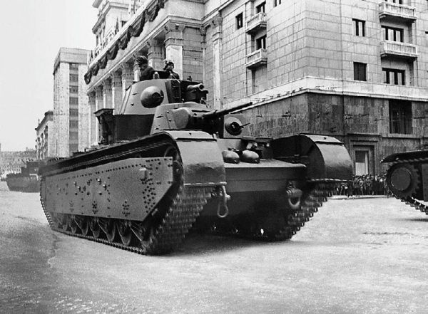 Иллюстрация к книге — Сухопутные линкоры Сталина [i_190.jpg]