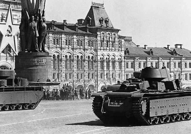 Иллюстрация к книге — Сухопутные линкоры Сталина [i_192.jpg]