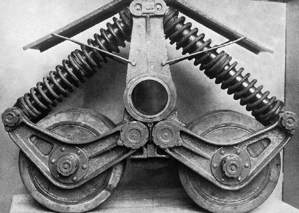 Иллюстрация к книге — Сухопутные линкоры Сталина [i_200.jpg]