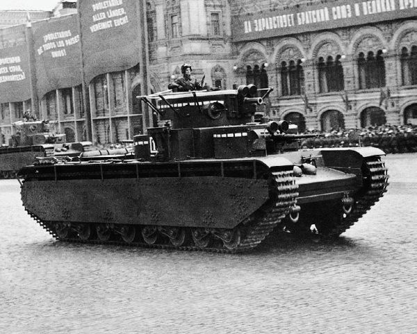 Иллюстрация к книге — Сухопутные линкоры Сталина [i_220.jpg]