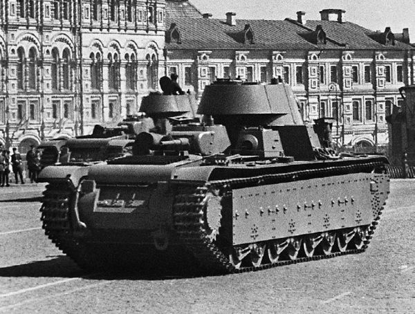 Иллюстрация к книге — Сухопутные линкоры Сталина [i_224.jpg]