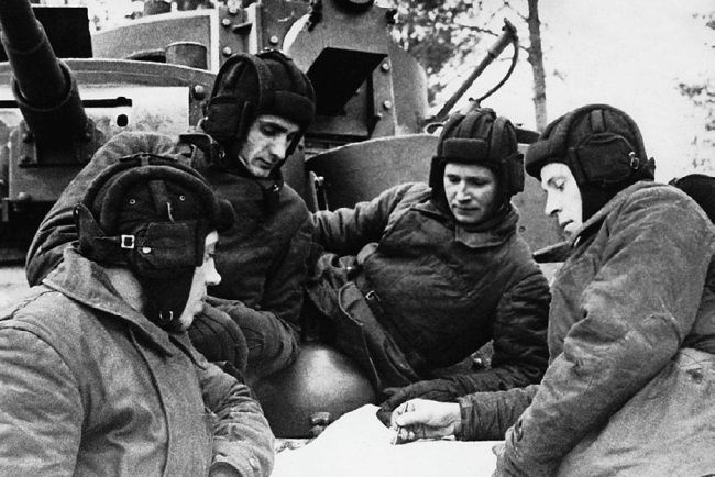 Иллюстрация к книге — Сухопутные линкоры Сталина [i_236.jpg]