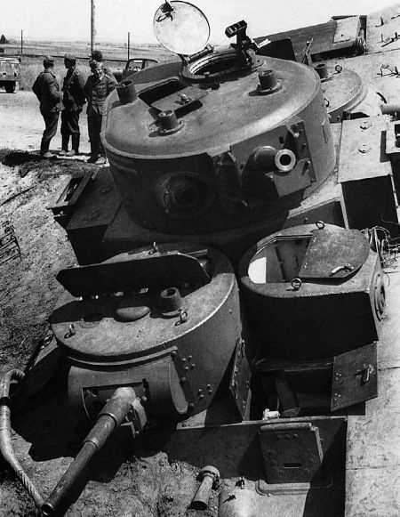 Иллюстрация к книге — Сухопутные линкоры Сталина [i_237.jpg]