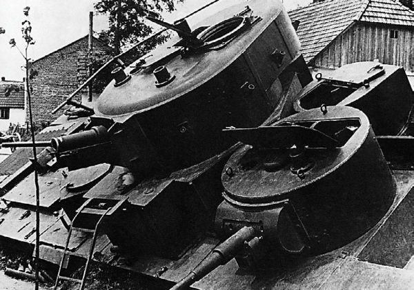 Иллюстрация к книге — Сухопутные линкоры Сталина [i_243.jpg]