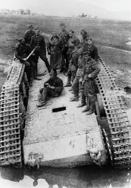 Иллюстрация к книге — Сухопутные линкоры Сталина [i_253.jpg]