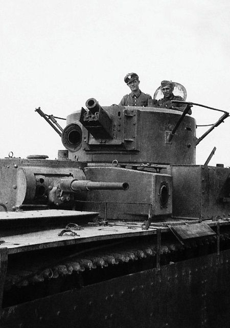 Иллюстрация к книге — Сухопутные линкоры Сталина [i_254.jpg]