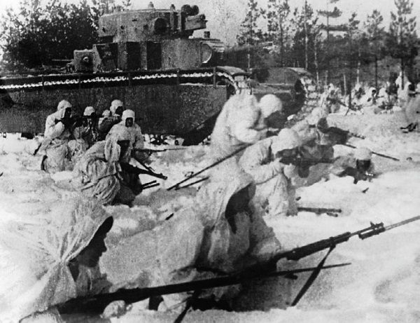 Иллюстрация к книге — Сухопутные линкоры Сталина [i_270.jpg]