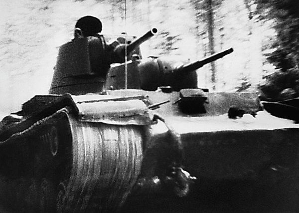 Иллюстрация к книге — Сухопутные линкоры Сталина [i_291.jpg]