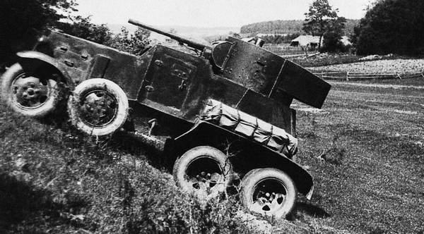 Иллюстрация к книге — Бронемашины Сталина, 1925-1945 [i_028.jpg]