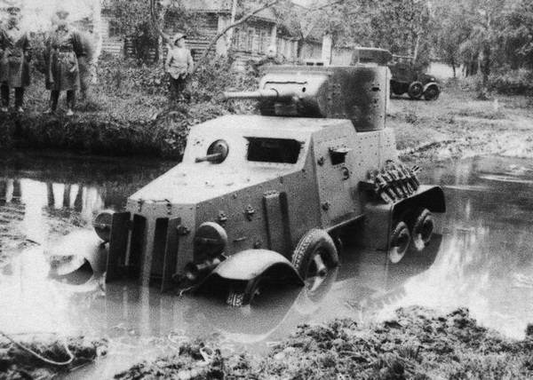 Иллюстрация к книге — Бронемашины Сталина, 1925-1945 [i_034.jpg]