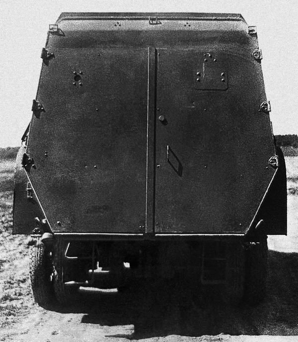 Иллюстрация к книге — Бронемашины Сталина, 1925-1945 [i_083.jpg]