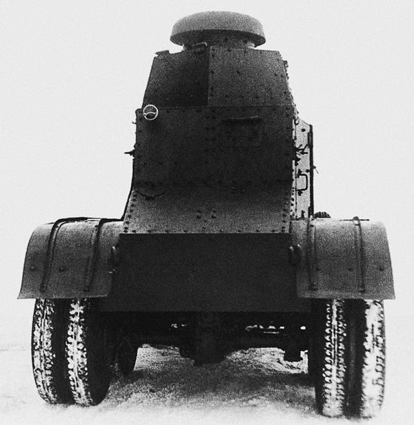 Иллюстрация к книге — Бронемашины Сталина, 1925-1945 [i_101.jpg]