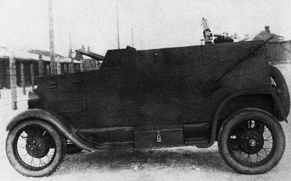 Иллюстрация к книге — Бронемашины Сталина, 1925-1945 [i_103.jpg]