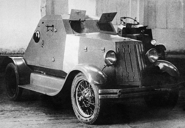 Иллюстрация к книге — Бронемашины Сталина, 1925-1945 [i_109.jpg]