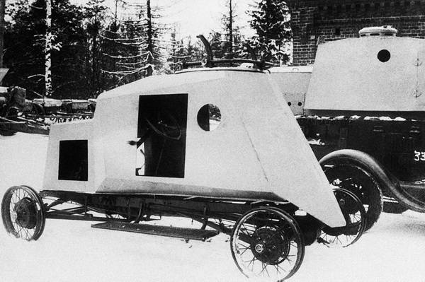 Иллюстрация к книге — Бронемашины Сталина, 1925-1945 [i_110.jpg]