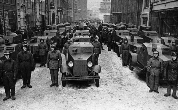 Иллюстрация к книге — Бронемашины Сталина, 1925-1945 [i_115.jpg]