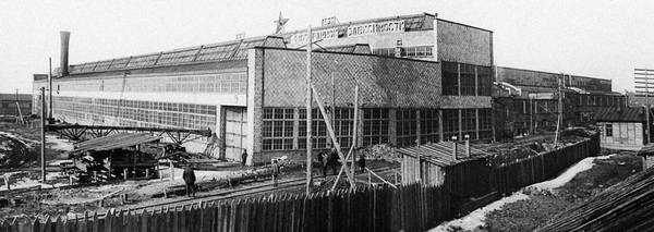 Иллюстрация к книге — Бронемашины Сталина, 1925-1945 [i_118.jpg]