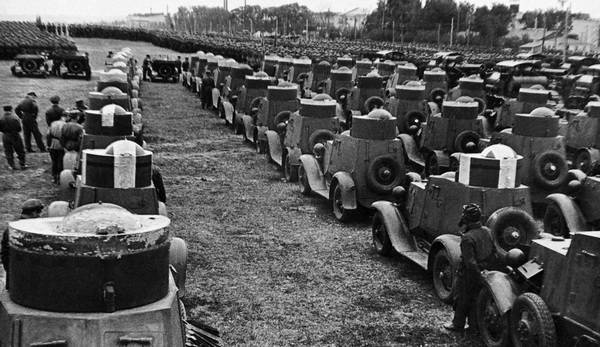 Иллюстрация к книге — Бронемашины Сталина, 1925-1945 [i_120.jpg]