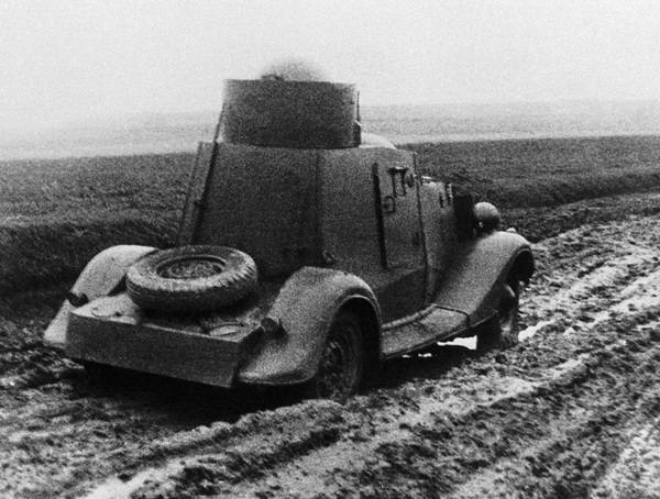 Иллюстрация к книге — Бронемашины Сталина, 1925-1945 [i_131.jpg]