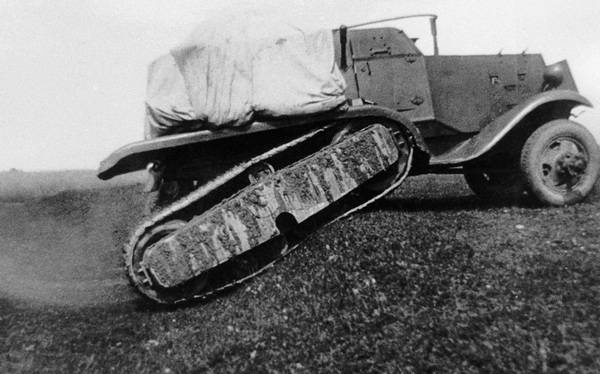 Иллюстрация к книге — Бронемашины Сталина, 1925-1945 [i_144.jpg]