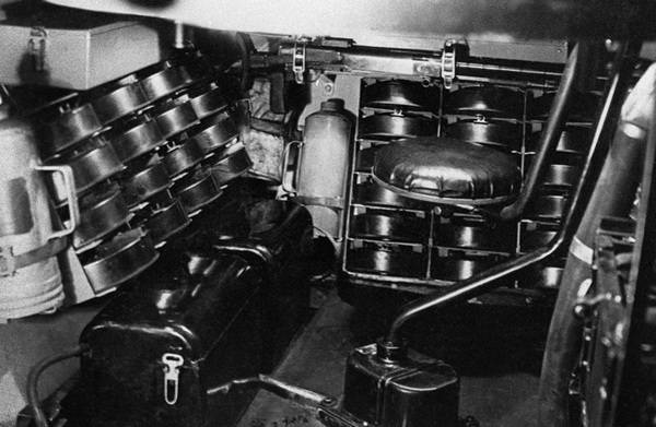 Иллюстрация к книге — Бронемашины Сталина, 1925-1945 [i_160.jpg]