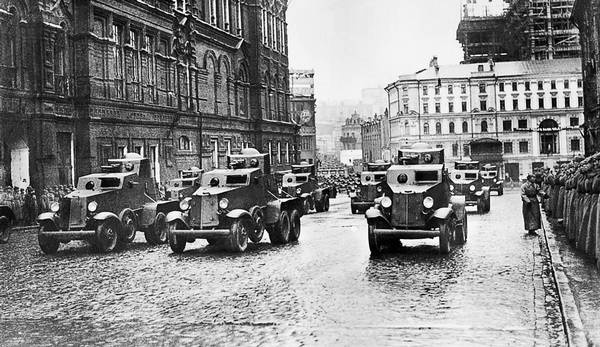 Иллюстрация к книге — Бронемашины Сталина, 1925-1945 [i_169.jpg]