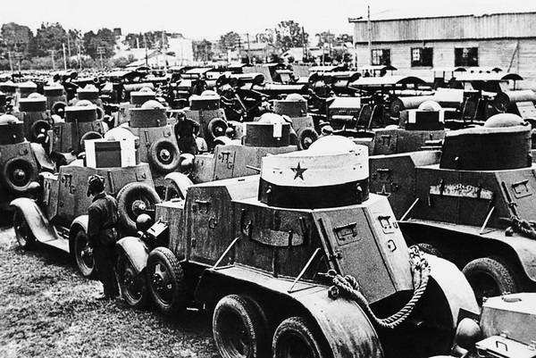 Иллюстрация к книге — Бронемашины Сталина, 1925-1945 [i_171.jpg]