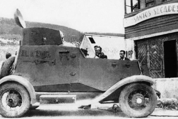 Иллюстрация к книге — Бронемашины Сталина, 1925-1945 [i_183.jpg]