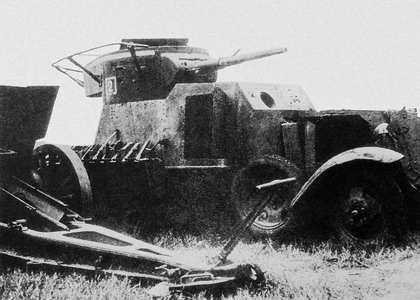 Иллюстрация к книге — Бронемашины Сталина, 1925-1945 [i_191.jpg]