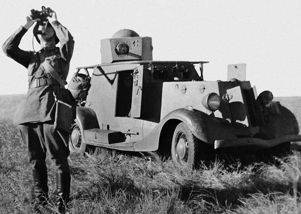 Иллюстрация к книге — Бронемашины Сталина, 1925-1945 [i_195.jpg]