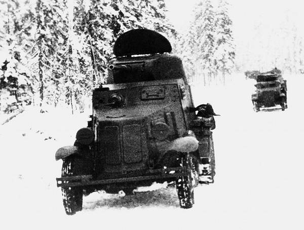 Иллюстрация к книге — Бронемашины Сталина, 1925-1945 [i_202.jpg]