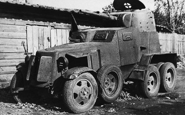 Иллюстрация к книге — Бронемашины Сталина, 1925-1945 [i_214.jpg]