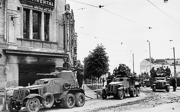 Иллюстрация к книге — Бронемашины Сталина, 1925-1945 [i_217.jpg]