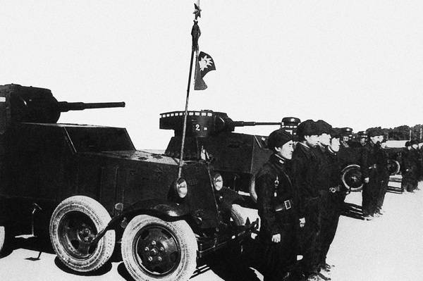 Иллюстрация к книге — Бронемашины Сталина, 1925-1945 [i_220.jpg]