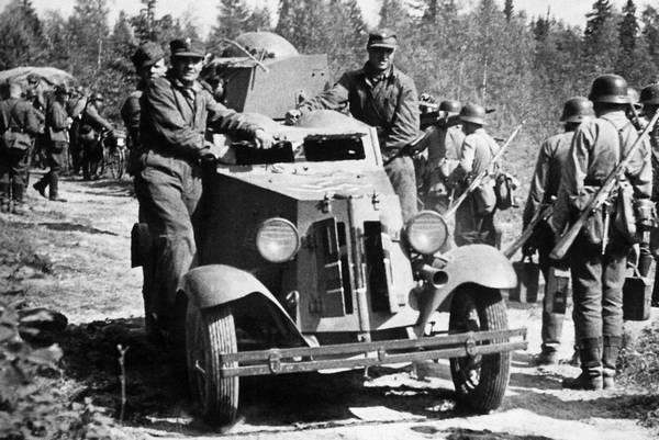 Иллюстрация к книге — Бронемашины Сталина, 1925-1945 [i_221.jpg]