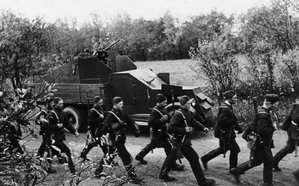 Иллюстрация к книге — Бронемашины Сталина, 1925-1945 [i_224.jpg]