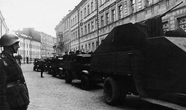 Иллюстрация к книге — Бронемашины Сталина, 1925-1945 [i_225.jpg]