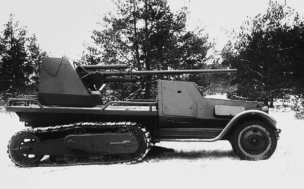 Иллюстрация к книге — Бронемашины Сталина, 1925-1945 [i_233.jpg]