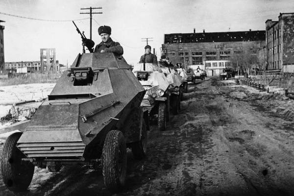 Иллюстрация к книге — Бронемашины Сталина, 1925-1945 [i_237.jpg]