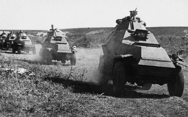 Иллюстрация к книге — Бронемашины Сталина, 1925-1945 [i_238.jpg]