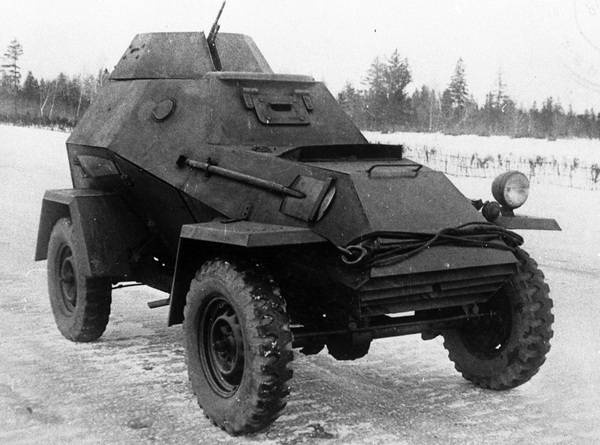 Иллюстрация к книге — Бронемашины Сталина, 1925-1945 [i_240.jpg]